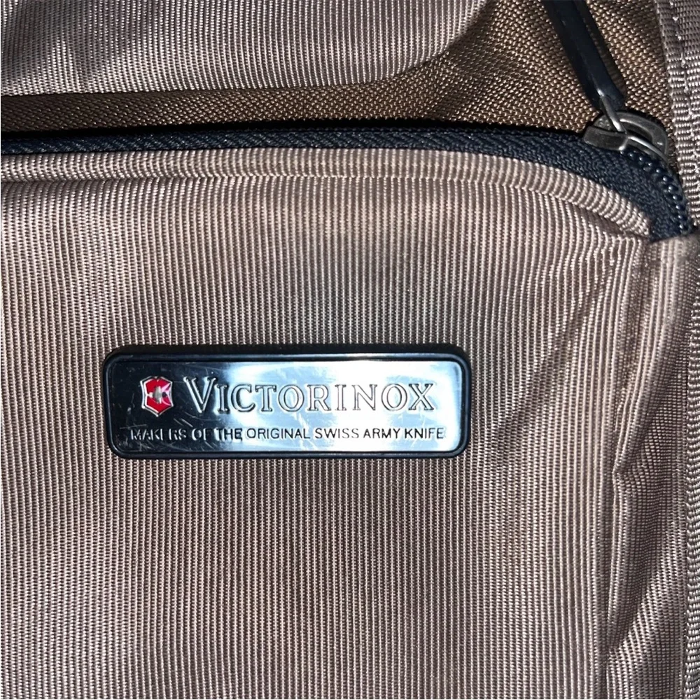 VICTORINOX Crossbody Messenger Laptop Bag